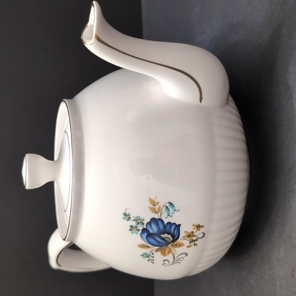 VTG,Ellegreve Wood & Sons of England Blue Floral Ironstone Teapot. - Picture 4 of 11